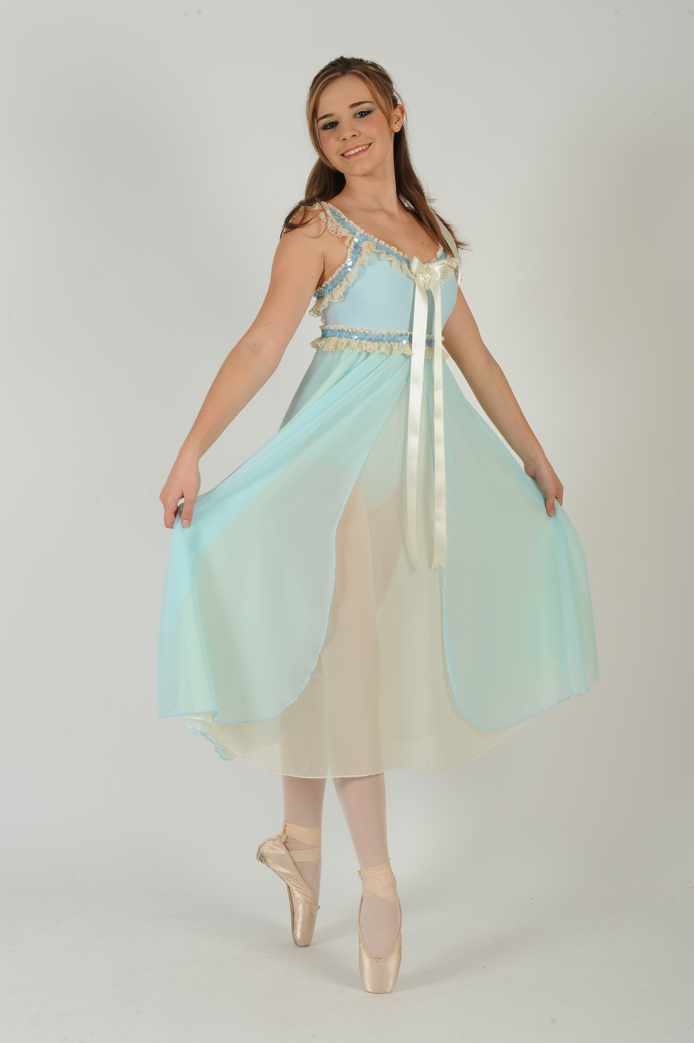 Clara – Schiaccianoci Body con doppio strato di georgette rifinito con merletto scollo e sottoseno, nastro di raso